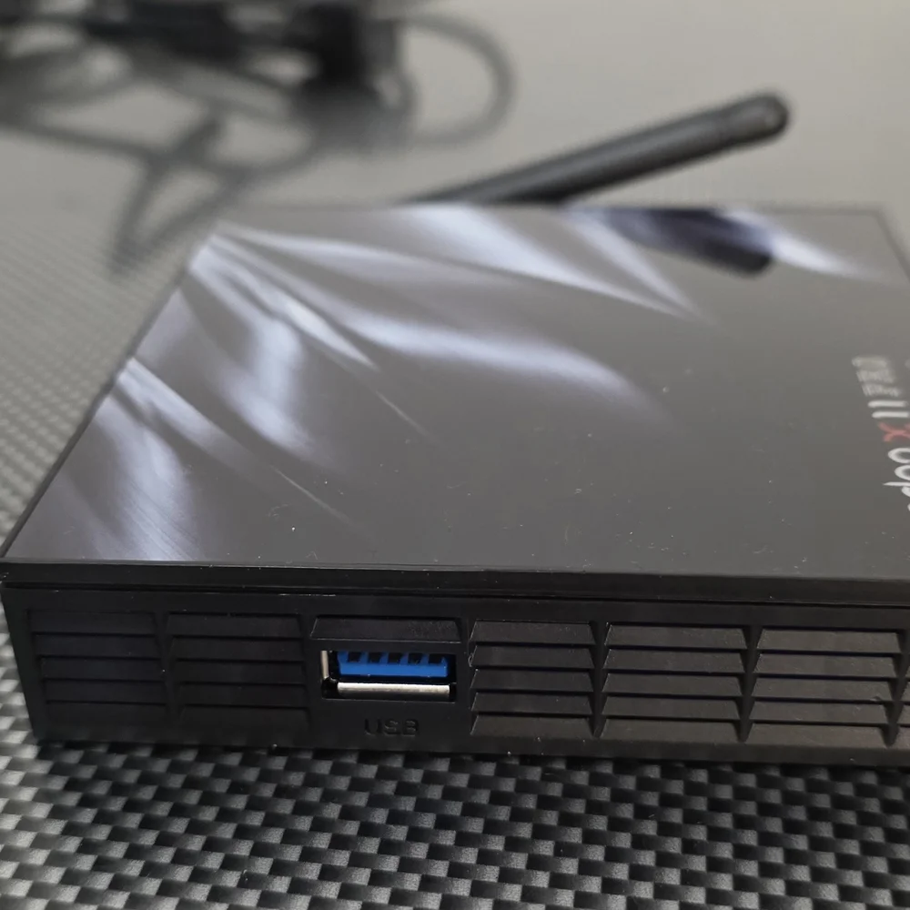 X11 Pro Black Wireless Router - Picture 6 of 8